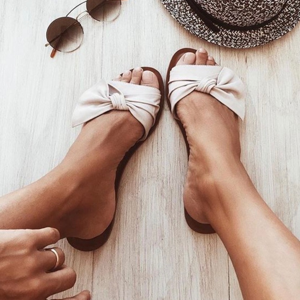 ALDO Enroelia Bow Details Slides - Picture 11 of 11